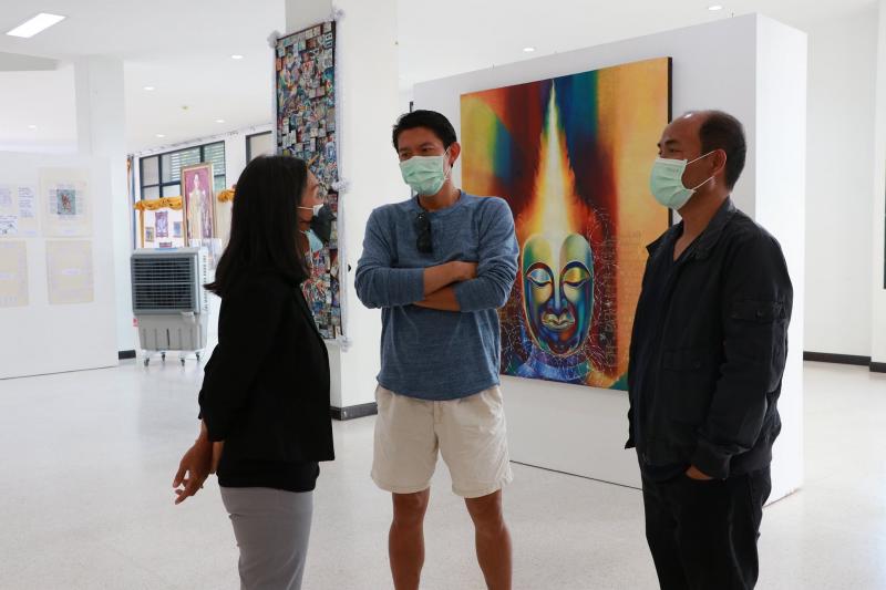 พิธีเปิดการแสดง  วิจิตรศิลป์นิทรรศการ  สามชุดผลงาน  สร้างสรรค์ทัศนศิลป์กวี นิพนธ์ทรรศนะเมธี    ร้อยกรองวจี   สุนทรียรสอลังการ ฯ 