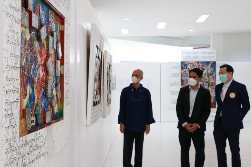 พิธีเปิดการแสดง  วิจิตรศิลป์นิทรรศการ  สามชุดผลงาน  สร้างสรรค์ทัศนศิลป์กวี นิพนธ์ทรรศนะเมธี    ร้อยกรองวจี   สุนทรียรสอลังการ ฯ 