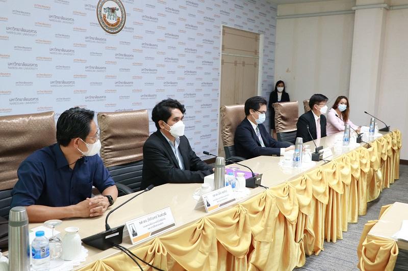 คณะสถาปัตยกรรมศาสตร์ ศิลปะและการออกแบบ มหาวิทยาลัยนเรศวร ร่วมมือทางวิชาการ กับ บริษัท แอพพลิแคด จำกัด (มหาชน) เพื่อสนับสนุนและร่วมกันพัฒนาศักยภาพการผลิตบัณฑิตให้มีองค์ความรู้สามารถปฏิบัติงานได้จริง และทันต่อการเปลี่ยนแปลงของเทคโนโลยี