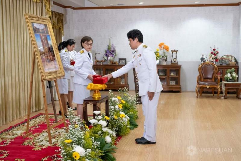 รองศาสตราจารย์ ดร.นิรัช สุดสังข์ เข้าร่วมพิธีรับพระราชทานเครื่องราชอิสริยาภรณ์ ประจำปี 2565 – 2566