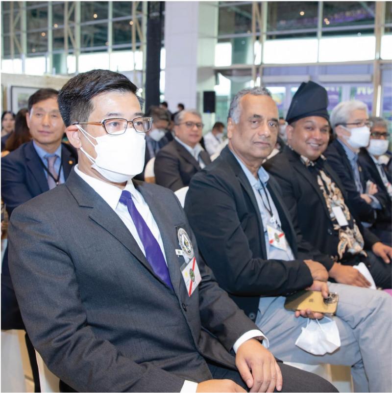 าจารย์ทรงพจน์ สายสืบเข้าร่วมในพิธีรับเสด็จฯและฑูลเกล้าถวายพระฉายาสาทิสลักษณ์ สมเด็จพระกนิษฐาธิราชเจ้า กรมสมเด็จพระเทพรัตนราชสุดาฯ สยามบรมราชกุมารี