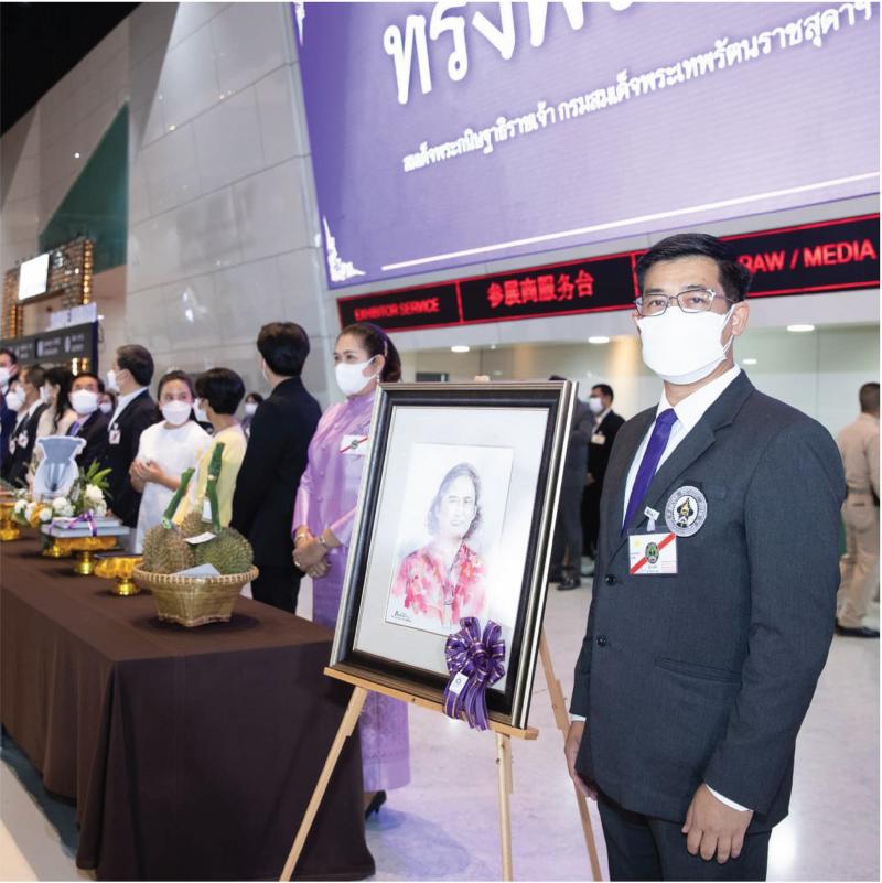 าจารย์ทรงพจน์ สายสืบเข้าร่วมในพิธีรับเสด็จฯและฑูลเกล้าถวายพระฉายาสาทิสลักษณ์ สมเด็จพระกนิษฐาธิราชเจ้า กรมสมเด็จพระเทพรัตนราชสุดาฯ สยามบรมราชกุมารี
