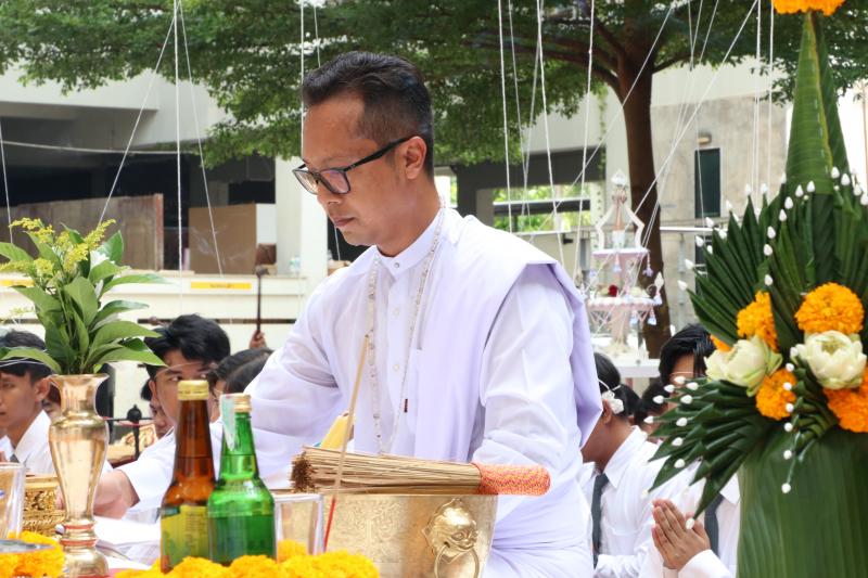 พิธีไหว้ครูและครอบครู ประจำปีการศึกษา 2567