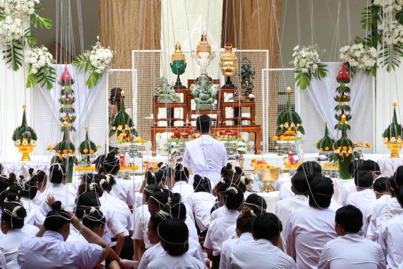 พิธีไหว้ครูและครอบครู ประจำปีการศึกษา 2567