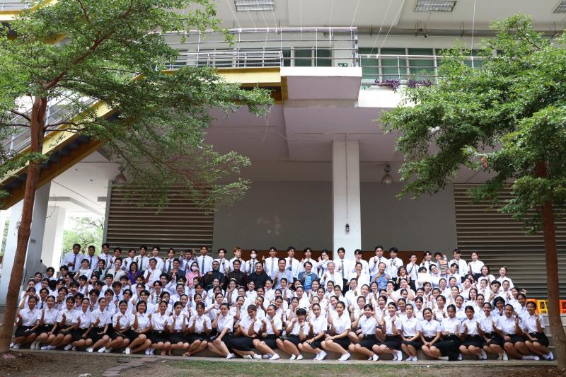 พิธีไหว้ครูและครอบครู ประจำปีการศึกษา 2567