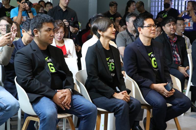 รศ.ดร.วัชรินทร์ จินต์วุฒิ เข้าร่วมพิธีเปิดงาน Grand Opening AIS Playground Learning Space @ NU Library 