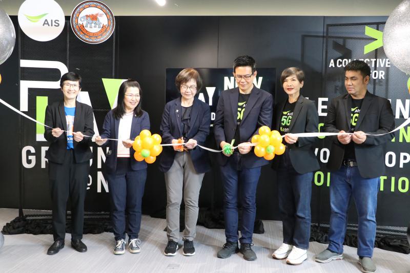 รศ.ดร.วัชรินทร์ จินต์วุฒิ เข้าร่วมพิธีเปิดงาน Grand Opening AIS Playground Learning Space @ NU Library 