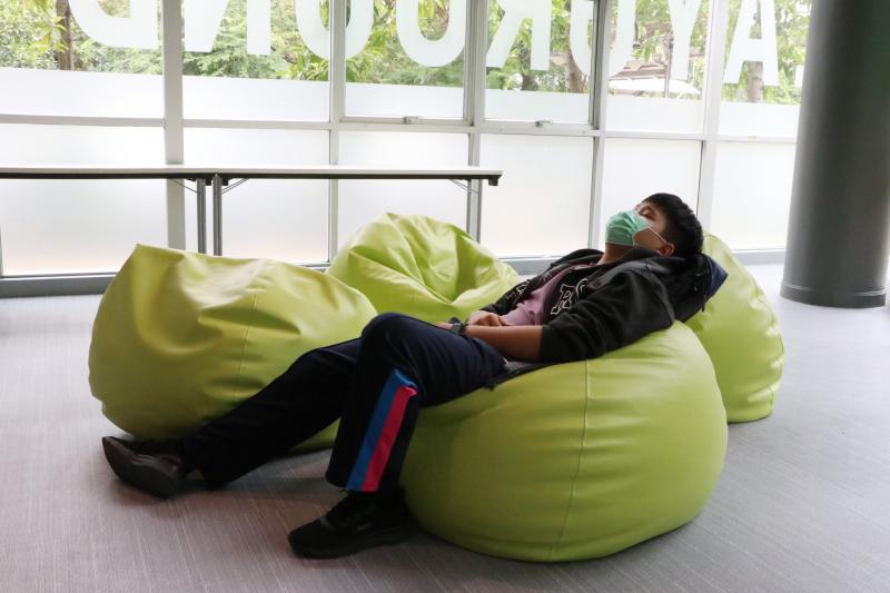 รศ.ดร.วัชรินทร์ จินต์วุฒิ เข้าร่วมพิธีเปิดงาน Grand Opening AIS Playground Learning Space @ NU Library 
