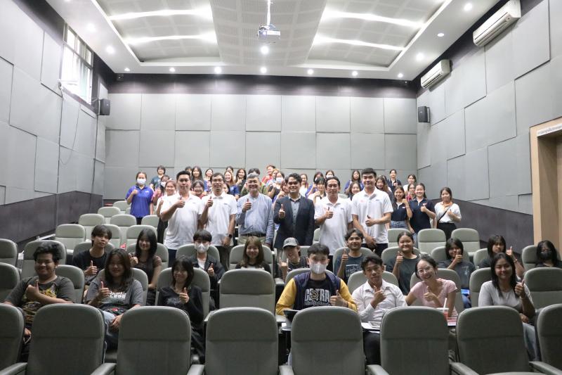 สร้างสรรค์ศิลปะแก้ว BGC Glass Studio on Tour  โดยศิลปิน BGC Glass Studio