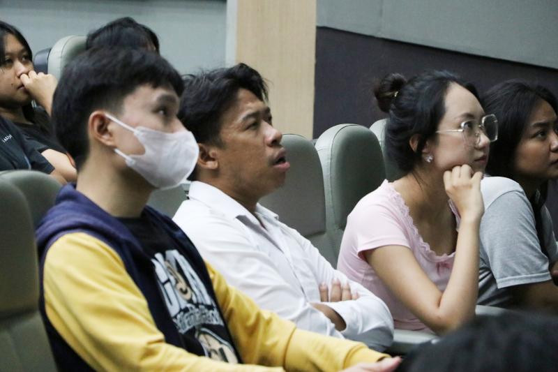 สร้างสรรค์ศิลปะแก้ว BGC Glass Studio on Tour  โดยศิลปิน BGC Glass Studio