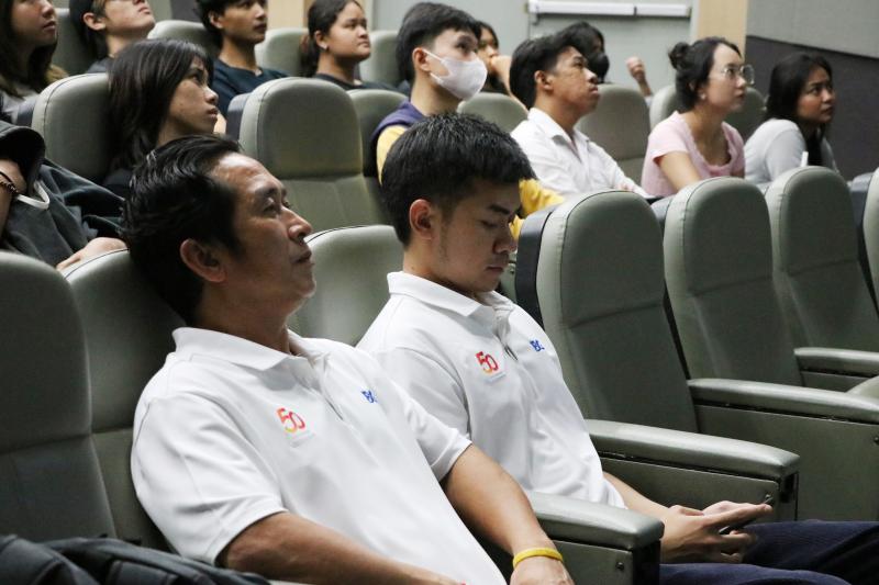 สร้างสรรค์ศิลปะแก้ว BGC Glass Studio on Tour  โดยศิลปิน BGC Glass Studio