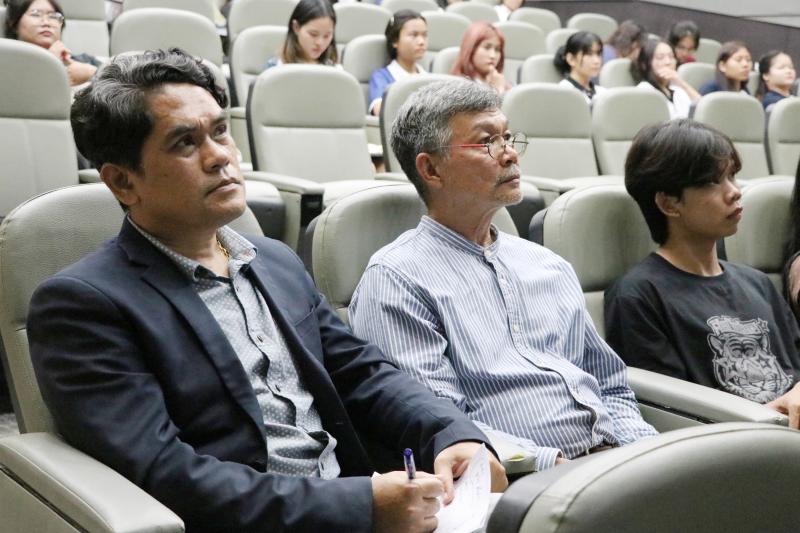 สร้างสรรค์ศิลปะแก้ว BGC Glass Studio on Tour  โดยศิลปิน BGC Glass Studio