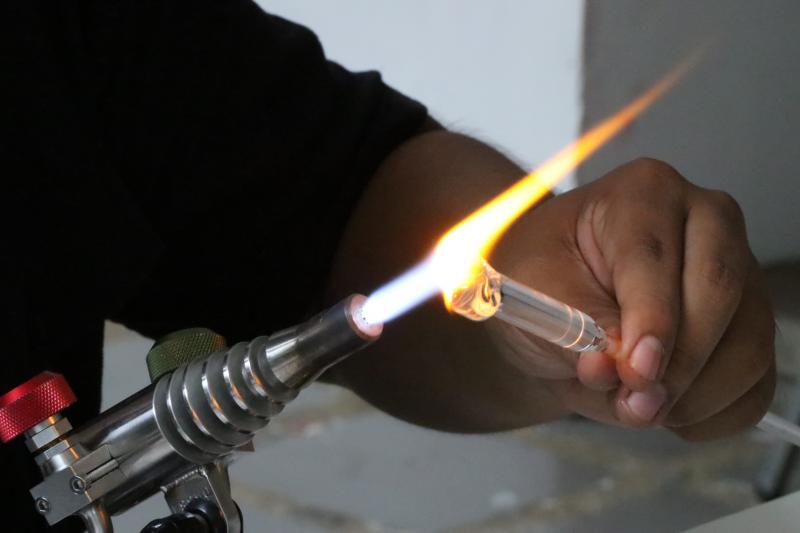 สร้างสรรค์ศิลปะแก้ว BGC Glass Studio on Tour  โดยศิลปิน BGC Glass Studio