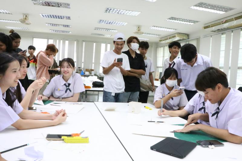 คณะสถาปัตย์ฯ ฝึกษะการออกแบบด้านสถาปัตยกรรมให้กับนักเรียนมัธยมศึกษาปีที่5 โรงเรียนมัธยมสาธิตมหาวิทยาลัยนเรศวร 