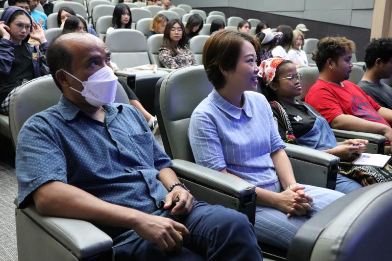 กิจกรรม UOB Art Roadshow :15th UOB Painting of the year 2024 