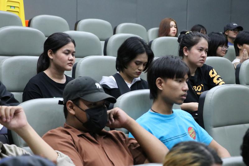 กิจกรรม UOB Art Roadshow :15th UOB Painting of the year 2024 
