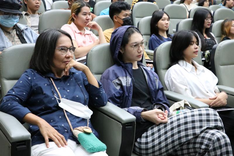 กิจกรรม UOB Art Roadshow :15th UOB Painting of the year 2024 