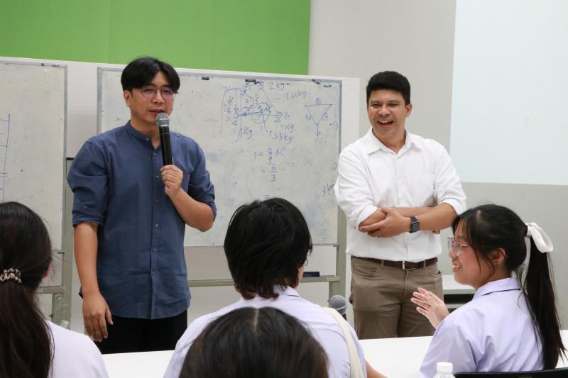 คณะสถาปัตย์ฯ แนะนำหลักสูตรให้กับนักเรียนมัธยมศึกษาปีที่3 โรงเรียนมัธยมสาธิตมหาวิทยาลัยนเรศวร 