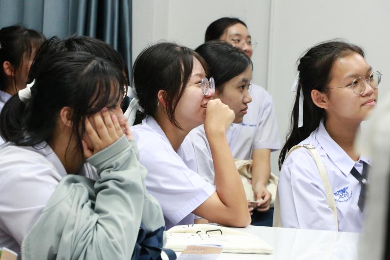คณะสถาปัตย์ฯ แนะนำหลักสูตรให้กับนักเรียนมัธยมศึกษาปีที่3 โรงเรียนมัธยมสาธิตมหาวิทยาลัยนเรศวร 