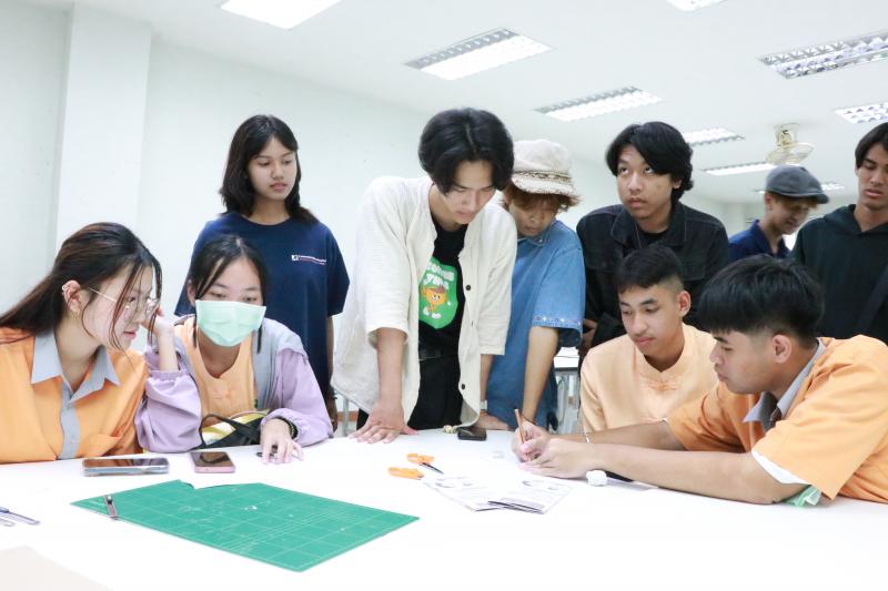 การทำ Model งานด้านสถาปัตยกรรมอย่างง่าย ของนักเรียน ม.5 โรงเรียนมัธยมสาธิตม.นเรศวร