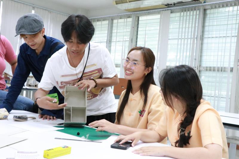 การทำ Model งานด้านสถาปัตยกรรมอย่างง่าย ของนักเรียน ม.5 โรงเรียนมัธยมสาธิตม.นเรศวร