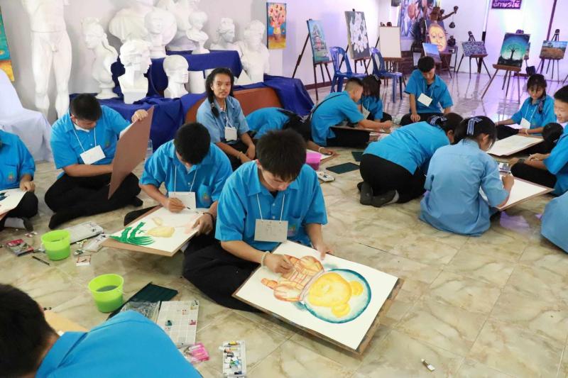 คณาจารย์สาขาสื่อนวัตกรรม  เป็นวิทยากรสอนศิลปะโครงการกิจกรรมค่ายศิลปะ "สร้างฝันปันศิลป์" โรงเรียนราชประชานุเคราะห์ 57 จ.เพชรบูรณ์