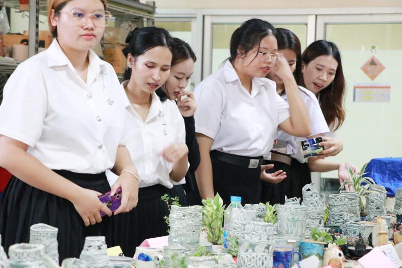  “ปั้น ดิน อวด ดี” ครั้งที่ 3.1  นิทรรศการแสดงผลงานเครื่องเคลือบดินเผา