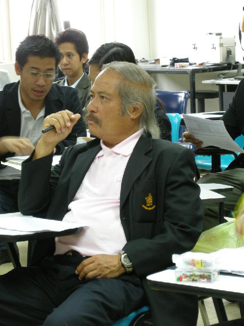 การนำเสนอผลงานวิทยานิพนธ์ ของนิสิตชั้นปีที่ 5