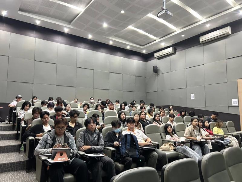 โครงการอบรมให้ความรู้เกี่ยวกับการเข้าตรวจสอบภาษาอังกฤษสำหรับนิสิตชั้นปีที่ 3