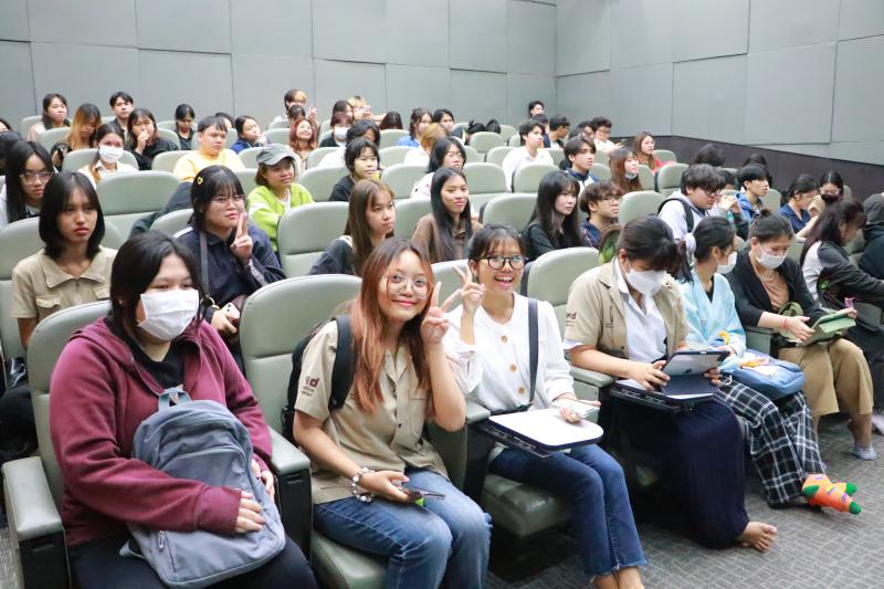 โครงการอบรมคัดเลือกครีเอทีฟรุ่นใหม่" 
