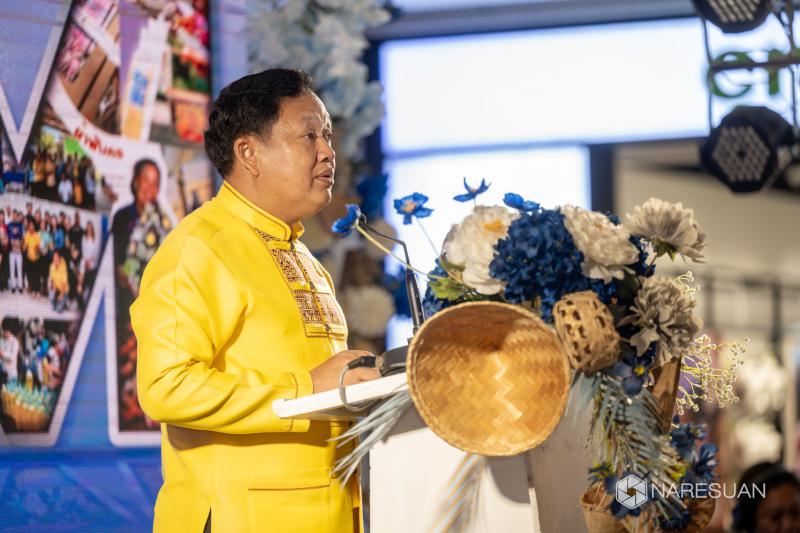 ร.ดร.จิรวัฒน์ พิระสันต์ และทีมวิจัย นำเสนอ “ผลงานวิจัยแก้ไขปัญหาความยากจนจังหวัดพิษณุโลก” ภายใต้โครงการ การศึกษาแนวทางการแก้ไขปัญหาความยากจนแบบเบ็ดเสร็จและแม่นยำภาคเหนือตอนล่าง: กรณีศึกษาจังหวัดพิษณุโลก ระยะที่ 2 ปีที่ 2 