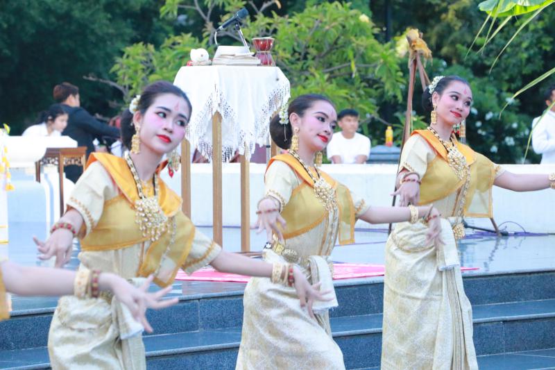พิธีบวงสรวงดวงพระวิญญาณสมเด็จพระนเรศวรมหาราช ในโครงการ ปฐมนิเทศนิสิตใหม่ Beginning Camp ครั้งที่ 24