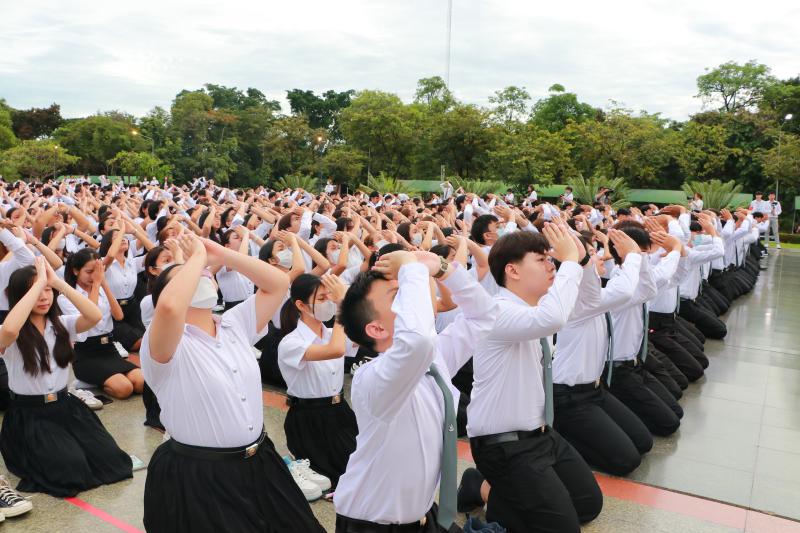 พิธีบวงสรวงดวงพระวิญญาณสมเด็จพระนเรศวรมหาราช ในโครงการ ปฐมนิเทศนิสิตใหม่ Beginning Camp ครั้งที่ 24