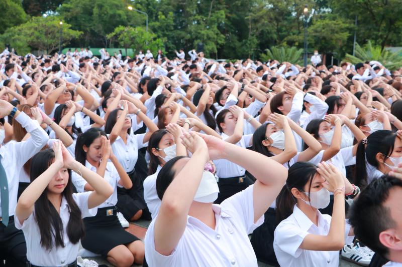 พิธีบวงสรวงดวงพระวิญญาณสมเด็จพระนเรศวรมหาราช ในโครงการ ปฐมนิเทศนิสิตใหม่ Beginning Camp ครั้งที่ 24