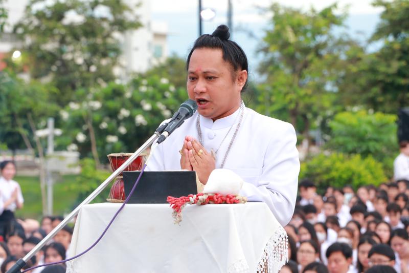 พิธีบวงสรวงดวงพระวิญญาณสมเด็จพระนเรศวรมหาราช ในโครงการ ปฐมนิเทศนิสิตใหม่ Beginning Camp ครั้งที่ 24