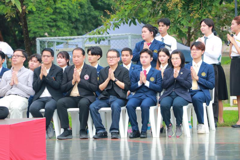 พิธีบวงสรวงดวงพระวิญญาณสมเด็จพระนเรศวรมหาราช ในโครงการ ปฐมนิเทศนิสิตใหม่ Beginning Camp ครั้งที่ 24