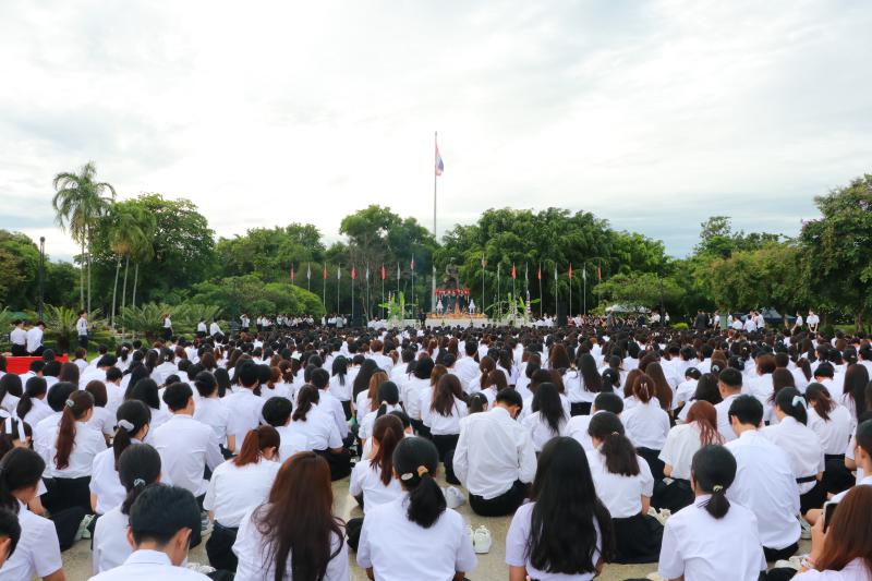 พิธีบวงสรวงดวงพระวิญญาณสมเด็จพระนเรศวรมหาราช ในโครงการ ปฐมนิเทศนิสิตใหม่ Beginning Camp ครั้งที่ 24