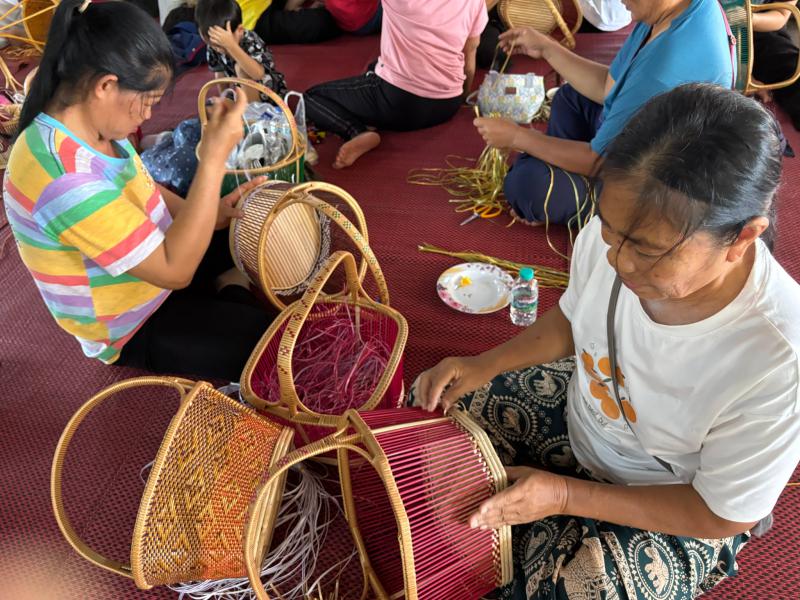 โครงการอบรมเชิงปฏิบัติการ “จักสานสร้างสุข”