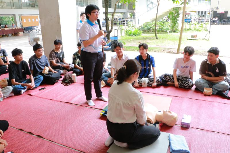 โครงการอบรมเชิงปฏิบัติการเรื่องการปฐมพยาบาลเบื้องต้นและการช่วยชีวิตขั้นพื้นฐาน (CPR)
