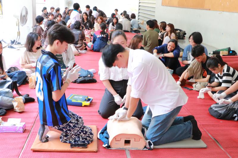 โครงการอบรมเชิงปฏิบัติการเรื่องการปฐมพยาบาลเบื้องต้นและการช่วยชีวิตขั้นพื้นฐาน (CPR)