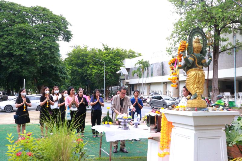 พิธีไหว้ครูและครอบครูประจําปีการศึกษา 2568