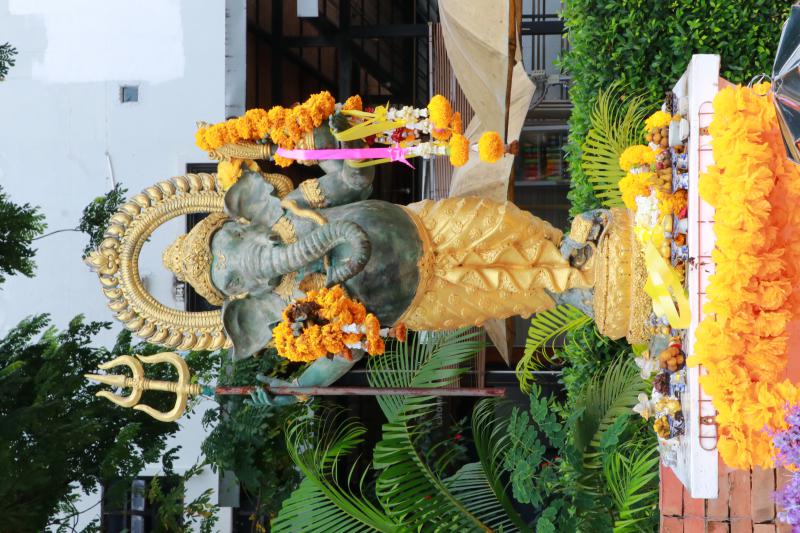 พิธีไหว้ครูและครอบครูประจําปีการศึกษา 2568