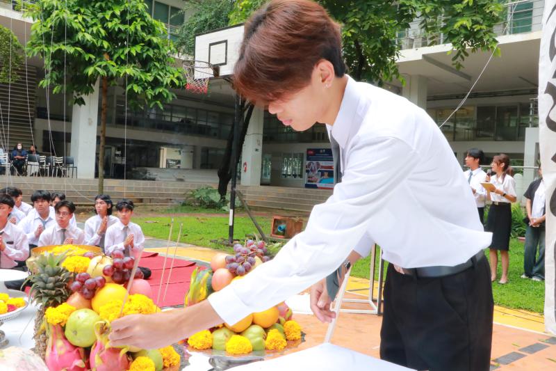 พิธีไหว้ครูและครอบครูประจําปีการศึกษา 2568