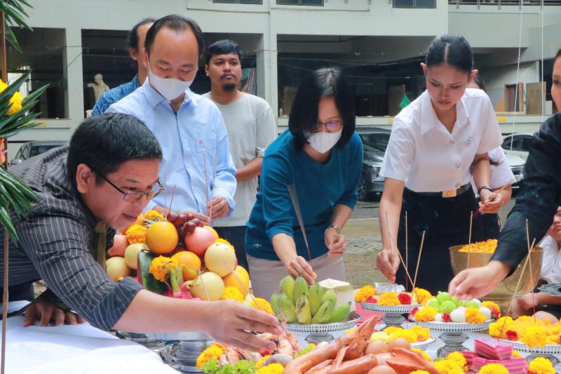 พิธีไหว้ครูและครอบครูประจําปีการศึกษา 2568