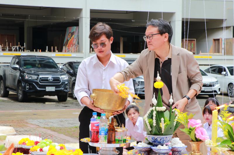 พิธีไหว้ครูและครอบครูประจําปีการศึกษา 2568