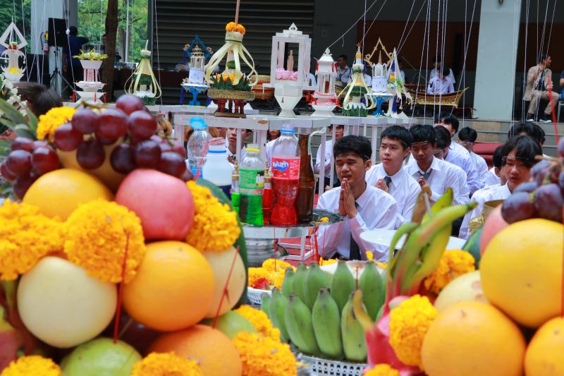 พิธีไหว้ครูและครอบครูประจําปีการศึกษา 2568