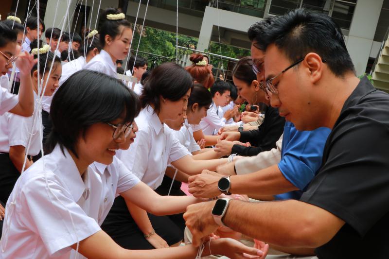 พิธีไหว้ครูและครอบครูประจําปีการศึกษา 2568