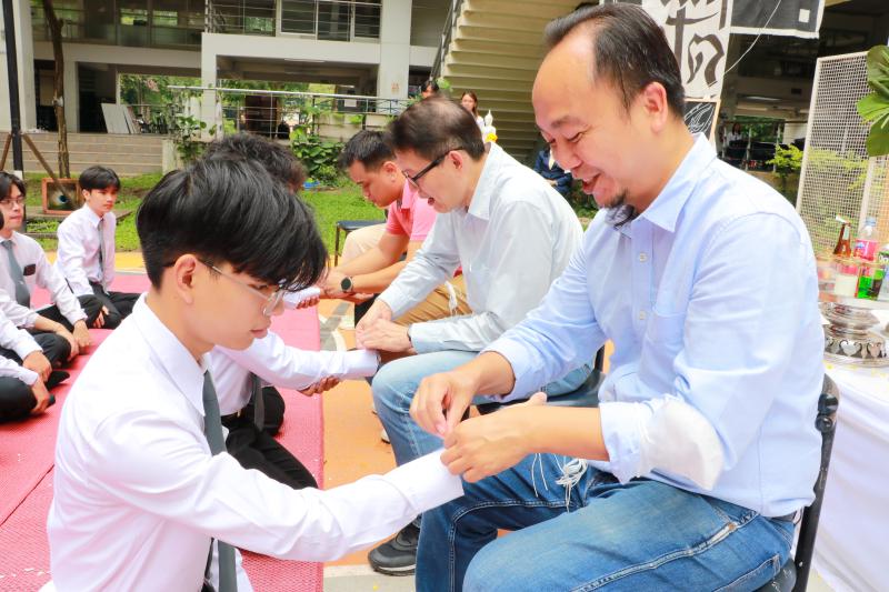 พิธีไหว้ครูและครอบครูประจําปีการศึกษา 2568