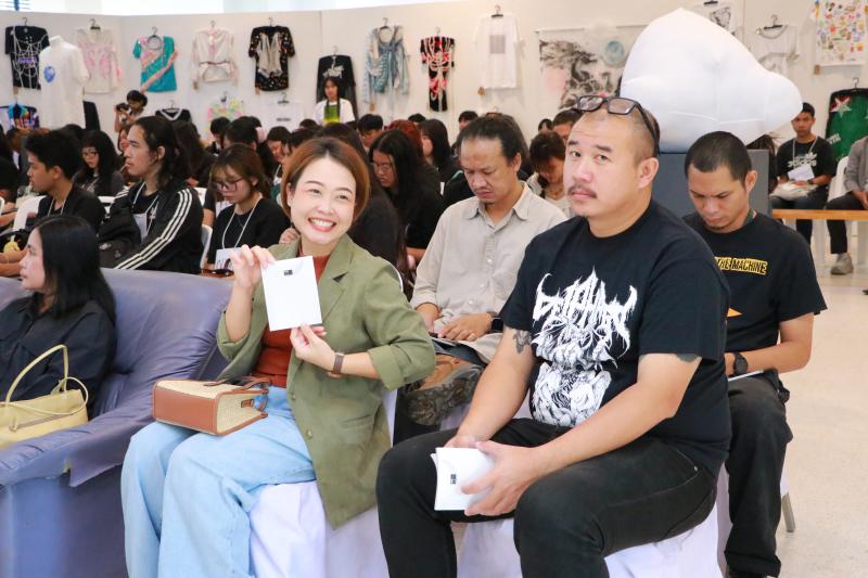 นิทรรศการ “คนละ T Shirt Art Exhibition : ศิลปะบนเสื้อ