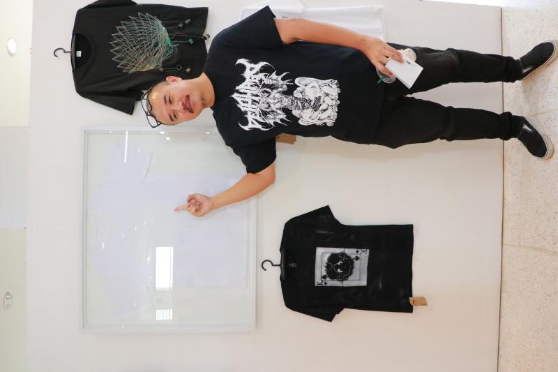นิทรรศการ “คนละ T Shirt Art Exhibition : ศิลปะบนเสื้อ